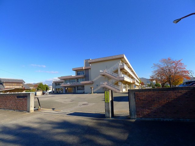 小学校　桐生市立境野小学校（小学校）まで650m