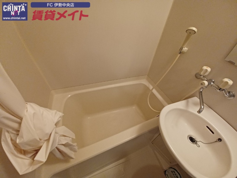 バス・シャワールーム　同型参考写真