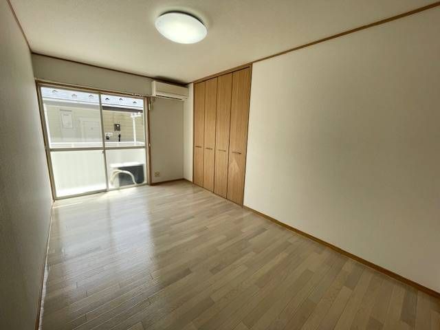 居室・リビング　こちらのリビングで趣味の時間をお楽しみください