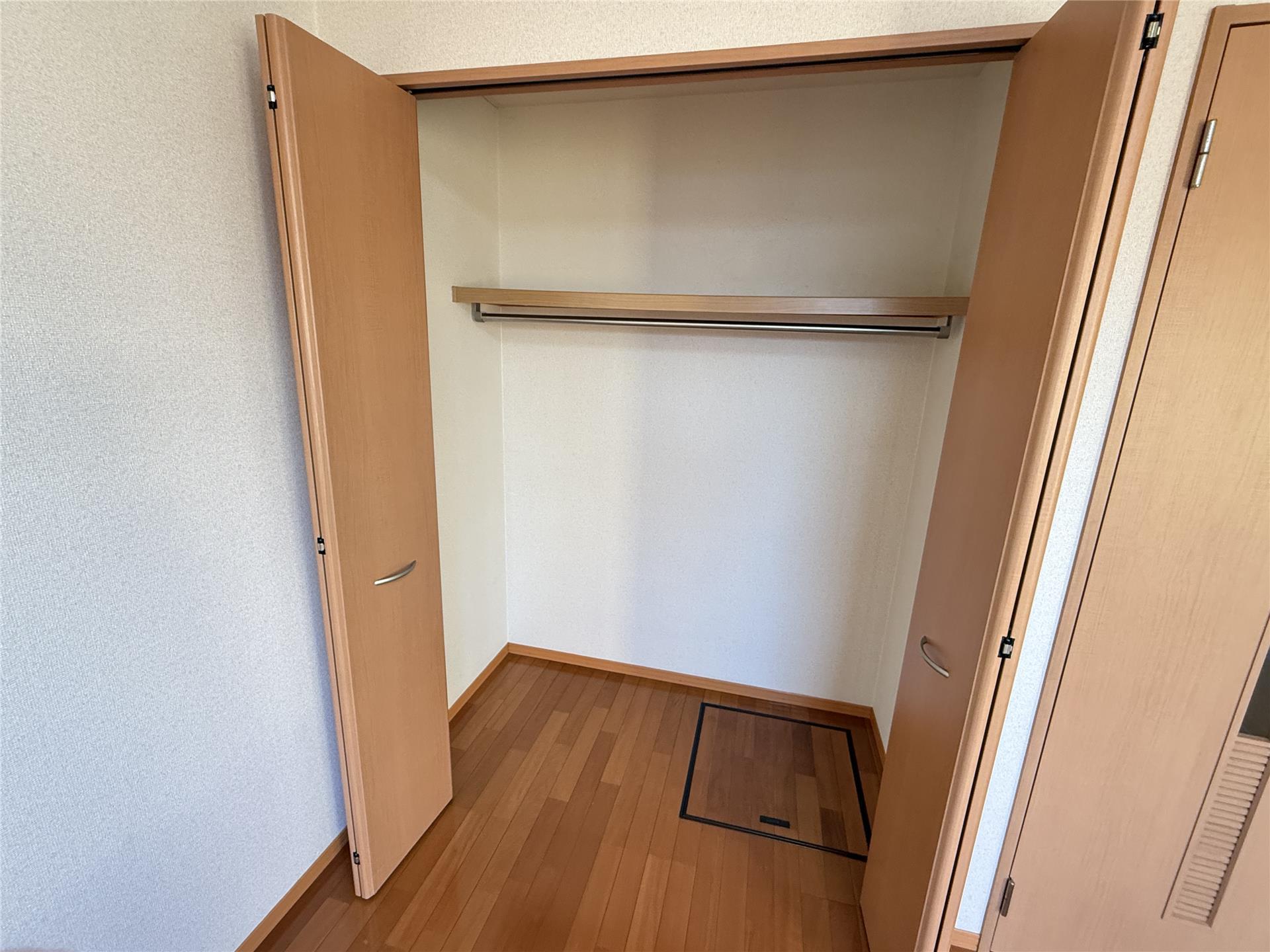 収納　洋服がたくさん収納できるクローゼットタイプ☆