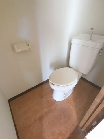 トイレ　※反転タイプの写真です。