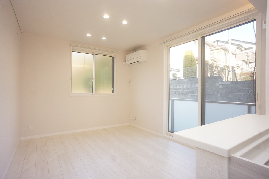 居室・リビング　LDK１０.８帖～エアコン1基付！Wi-Fi無料！