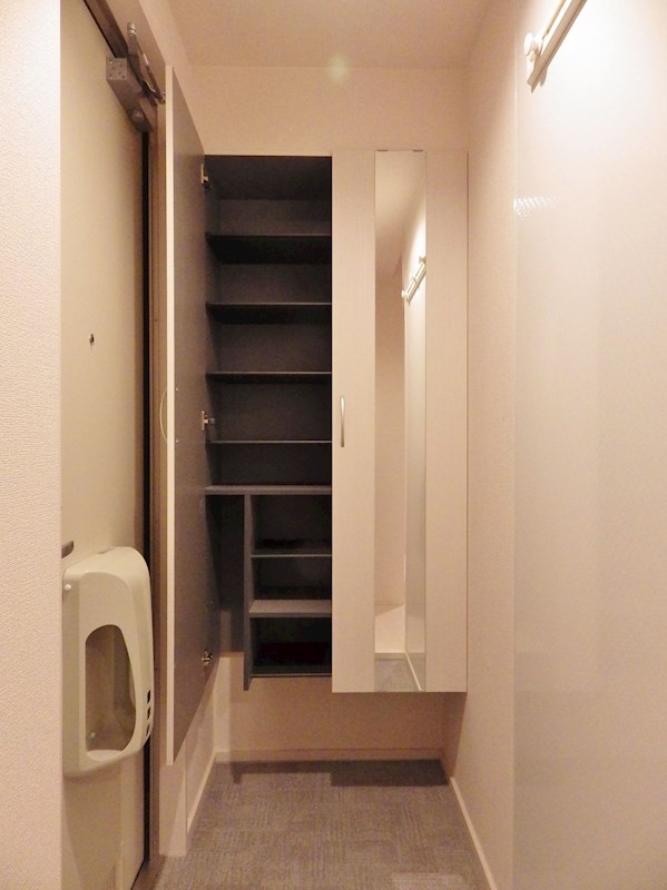 玄関　※他号室参考写真※