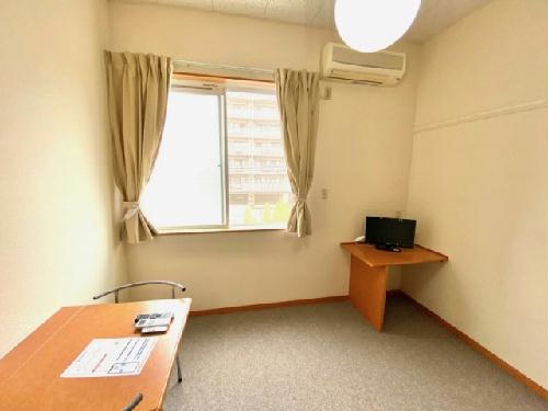 居室・リビング　2階は絨毯になります。