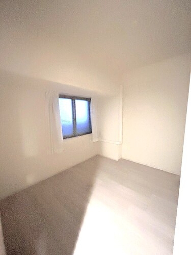 その他部屋・スペース　洋室約5.5畳（カーテンは撤去します）