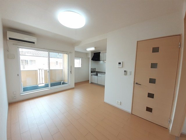 居室・リビング　こちらのリビングで趣味の時間をお楽しみください