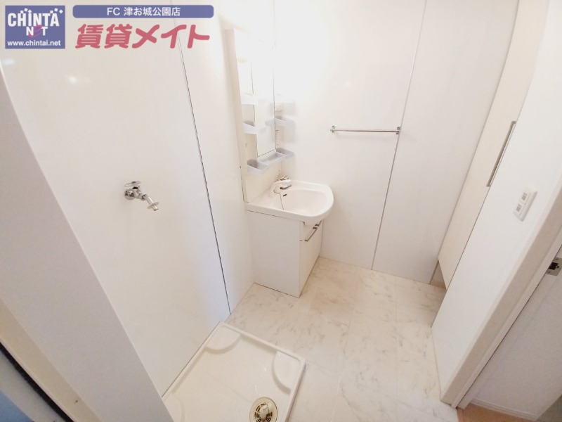 洗面設備　同タイプの部屋写真です