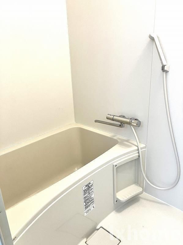 バス・シャワールーム　コンパクトで使いやすいお風呂です