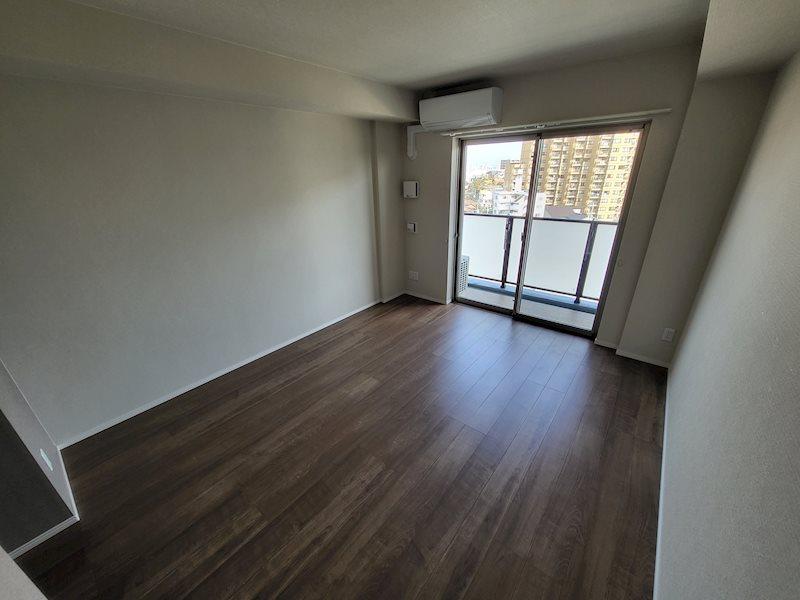 居室・リビング　※同物件別号室参考写真