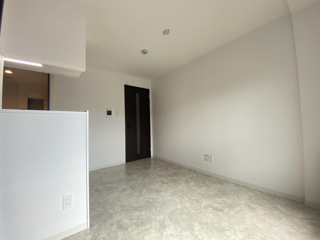 居室・リビング　☆白を基調としたキレイな内装のお部屋です！