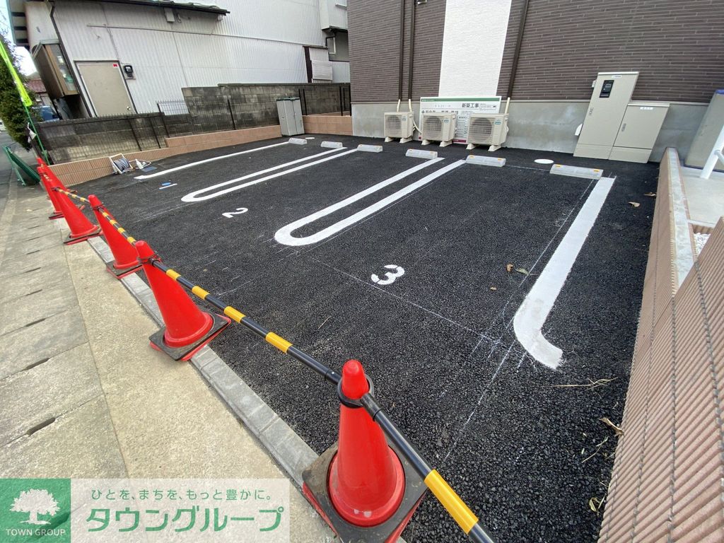 駐車場　駐車場