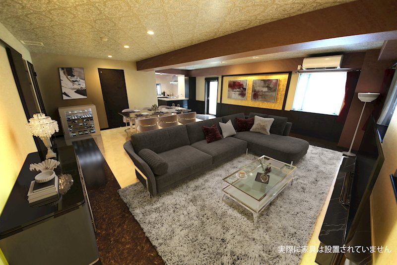 居室・リビング　30.9帖のLDK ※実際に家具は設置されていません。