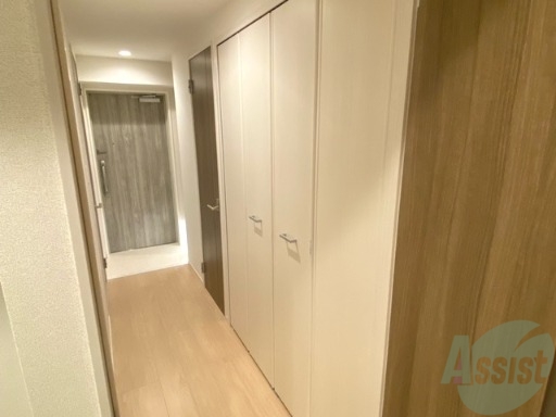 収納　廊下にはこちらのクローゼットがございます