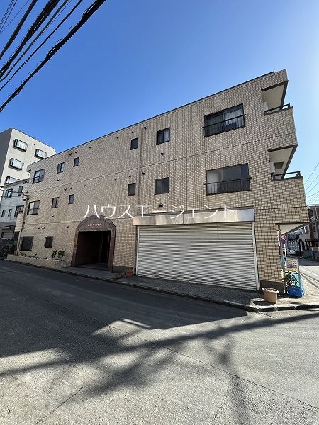 建物外観　西葛西駅徒歩９分、鉄骨造です