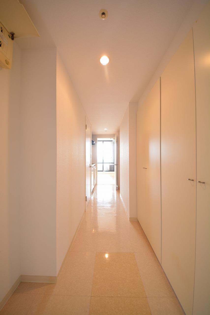 玄関　メゾン・ド・ヴィレ大阪城公園前　玄関スペース