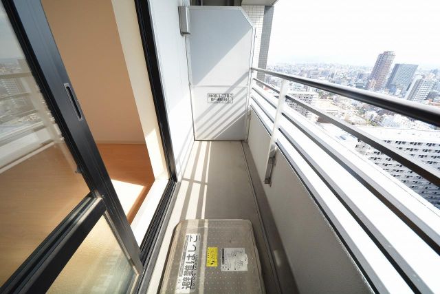 バルコニー　メゾン・ド・ヴィレ大阪城公園前　バルコニー