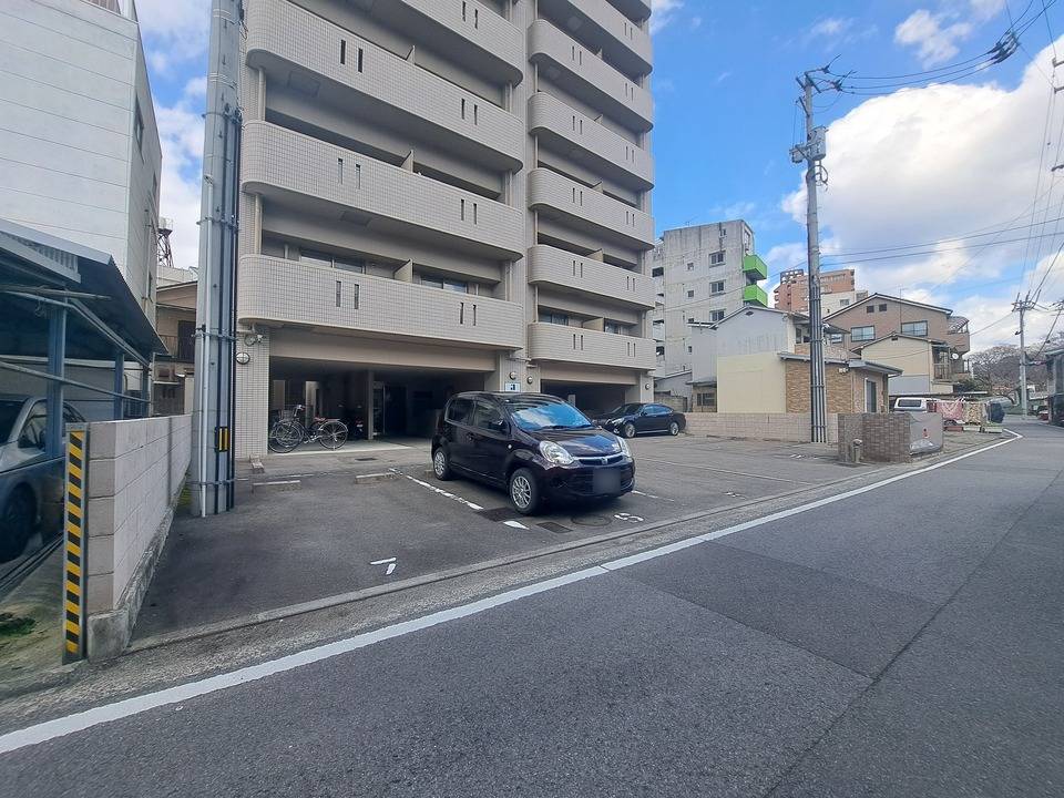 駐車場　駐車場
