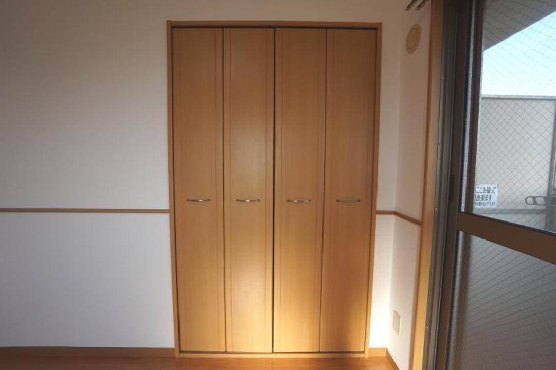 収納　クローゼット