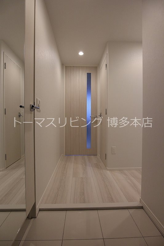 玄関　別物件参考写真。