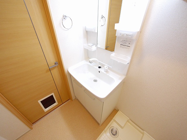 洗面設備　使いやすい洗面所です