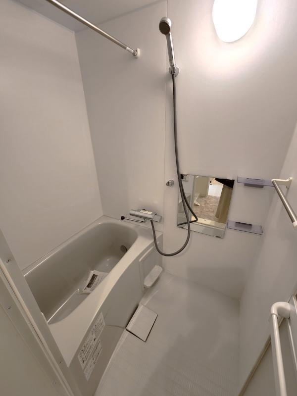 バス・シャワールーム　バス