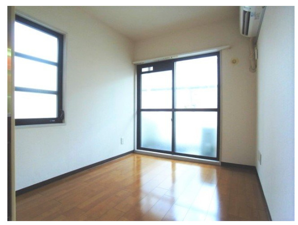 居室・リビング　※別部屋参考写真