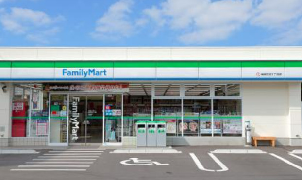 コンビニ　ファミリーマート 練馬北町一丁目店（コンビニ）まで529m