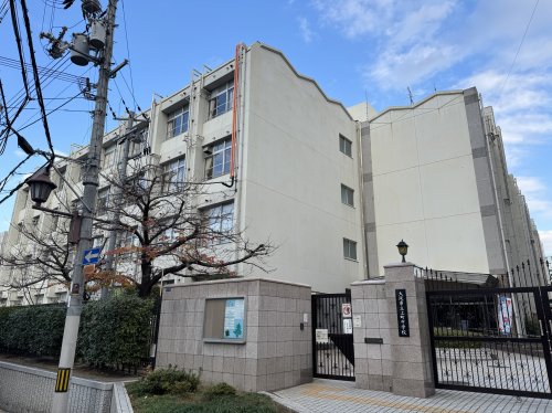 中学校　大阪市立上町中学校（中学校）まで777m