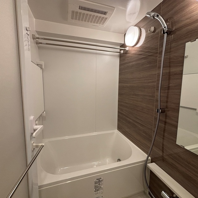 バス・シャワールーム　※写真は同タイプ住戸です。