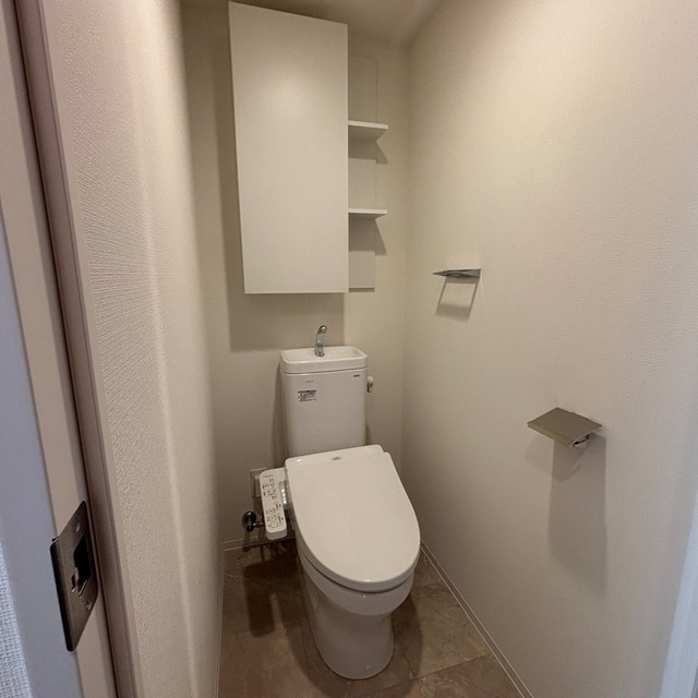 トイレ　※写真は同タイプ住戸です。