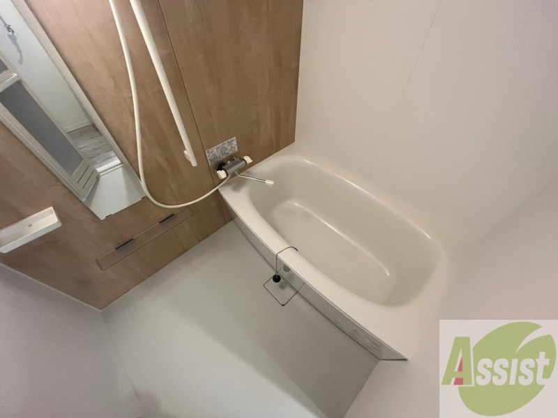 バス・シャワールーム　お風呂になります。一日の疲れを癒してくださいね。