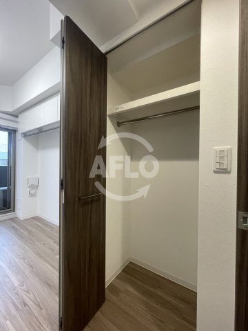 収納　プレサンスOSAKA姫里ヴィオン　クローゼット