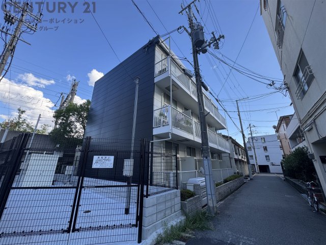 建物外観　宅配ボックス付きで不在時にも便利！
