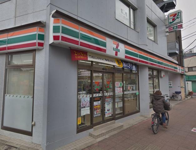 コンビニ　セブンイレブン（コンビニ）まで202m