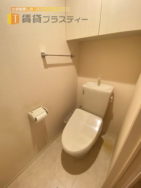 トイレ　温水洗浄便座付きです