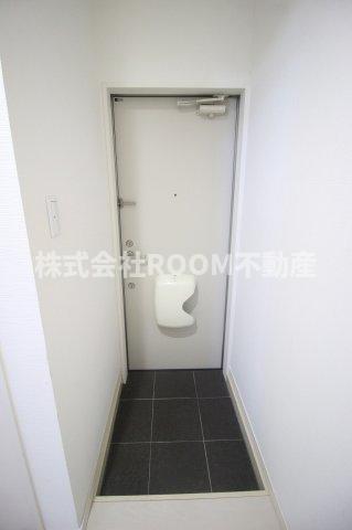 エントランス　収納もある玄関です