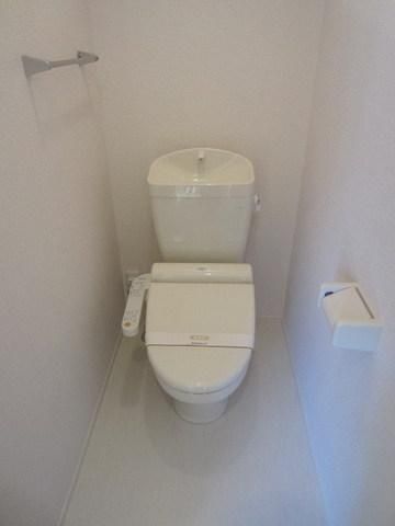 トイレ　ウォシュレットも標準装備。