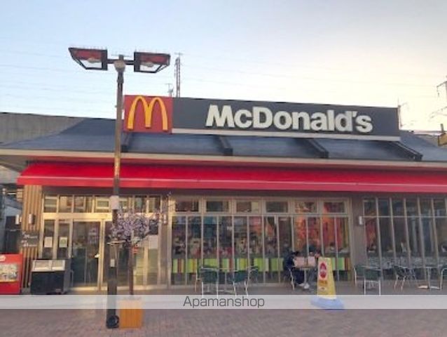 飲食店　マクドナルド王子店（飲食店）まで601m