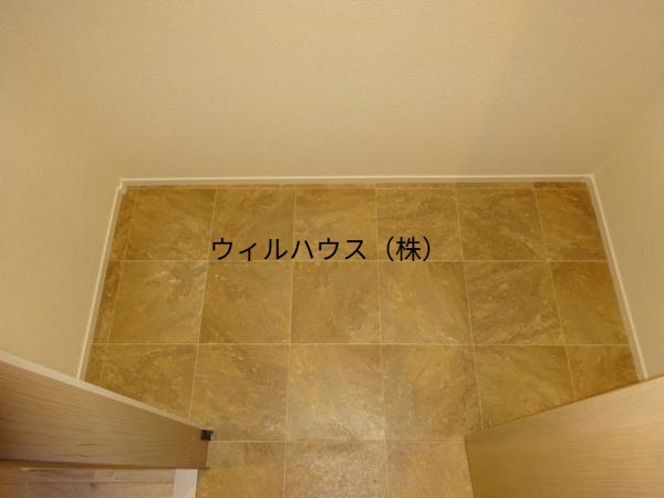 玄関　同施工会社イメージ。