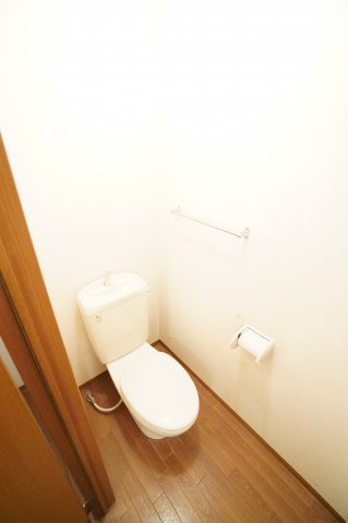 トイレ　※同物件・反転タイプの写真です。