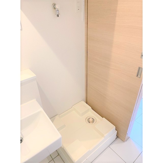 その他設備　棚付き洗濯機置き場