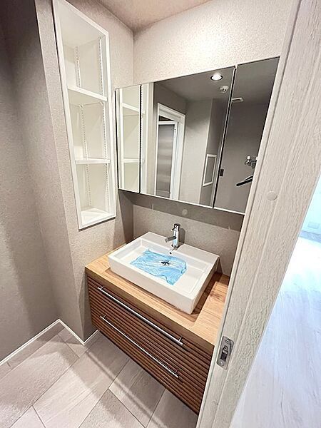 洗面設備　別タイプ部屋　参考写真です