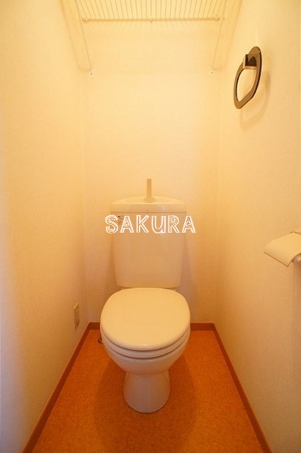 トイレ　落ち着いた色調のトイレです♪