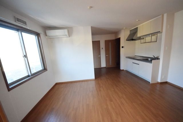 居室・リビング　最上階角部屋です。