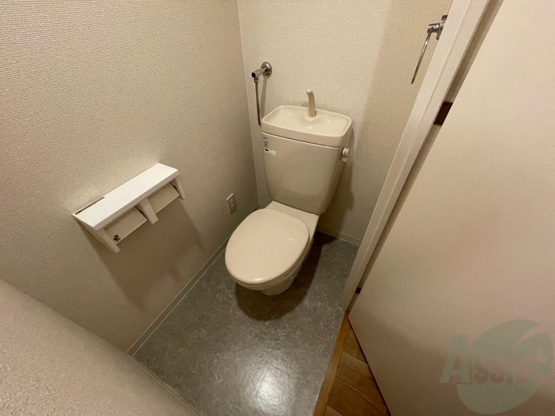 トイレ　こちらはトイレです。清潔感があり、安心して使用できます。