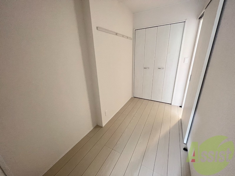 その他部屋・スペース　３．０帖の洋室を撮影しました。伸び伸び出来そうですね。