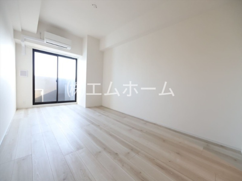 その他部屋・スペース　洋室10.6帖　エアコン付き　南向きバルコニー
