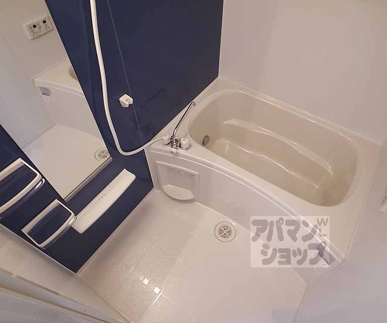 バス・シャワールーム　広々したお風呂です。