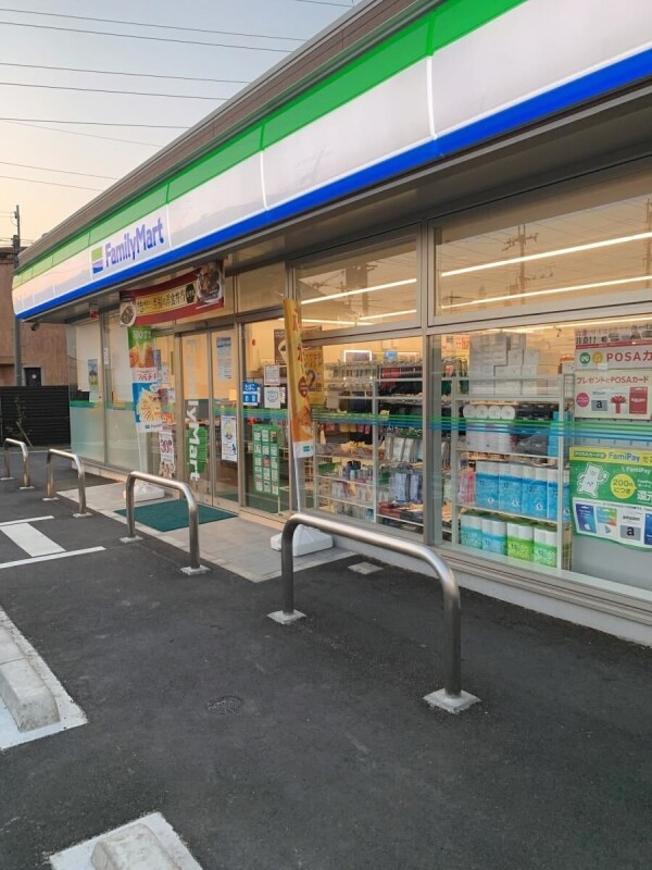 コンビニ　ファミリーマート尼崎元浜町店（コンビニ）まで252m