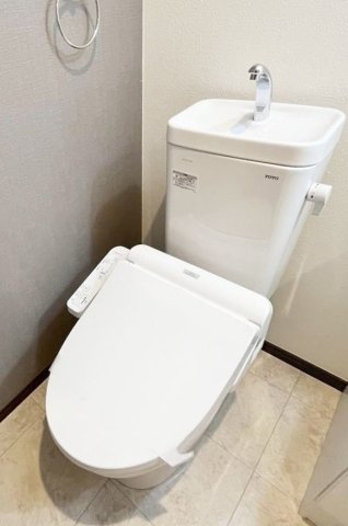 トイレ　嬉しい温水洗浄便座♪